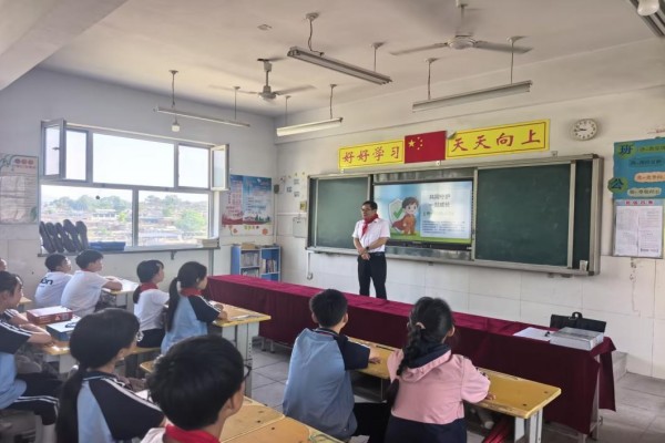 高宝龙赴唐县东岳口村调研乡村振兴工作并开展科普帮扶慰问活动3.jpg